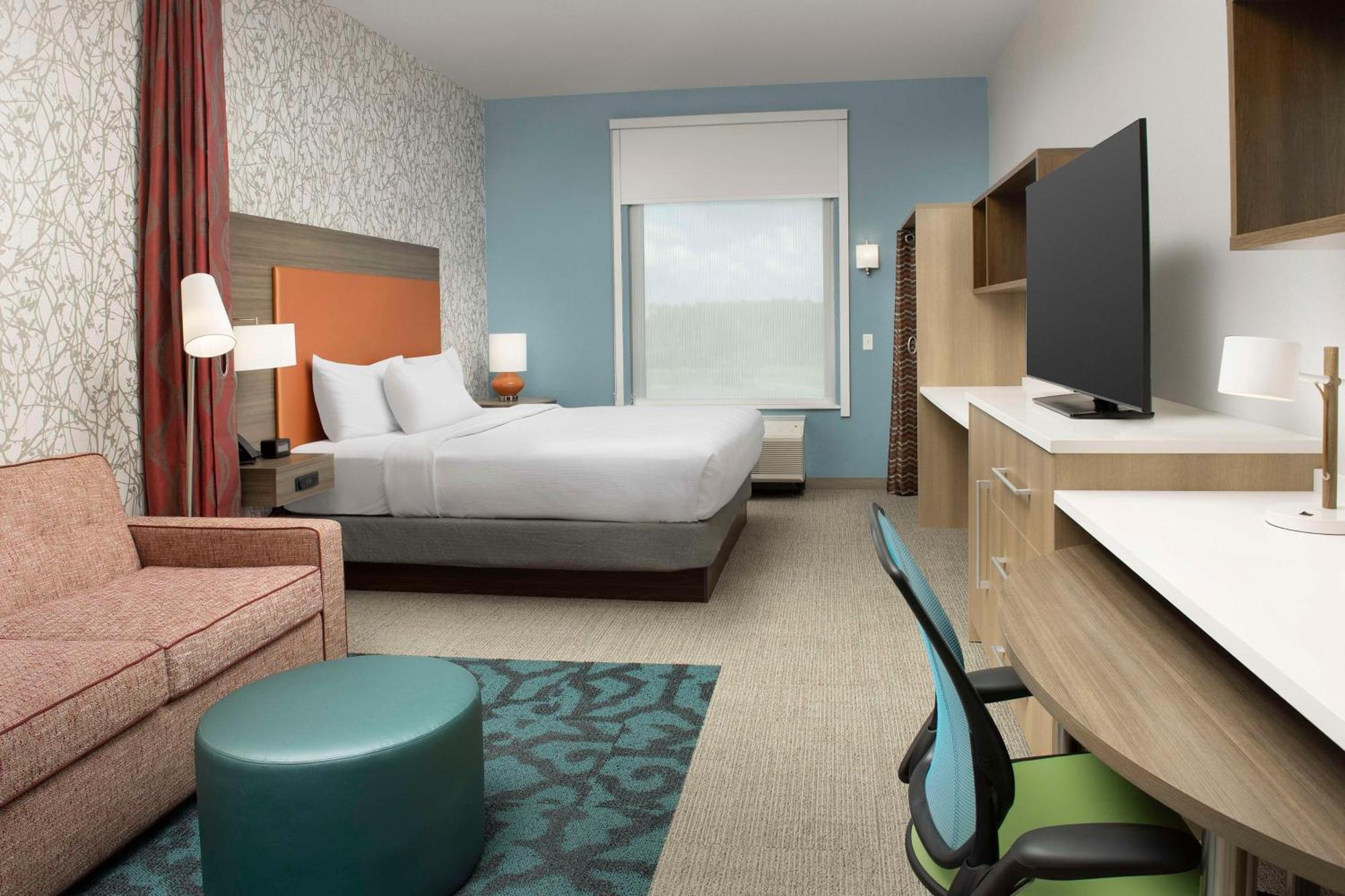 Hotel Home2 By Hilton Airport 3*