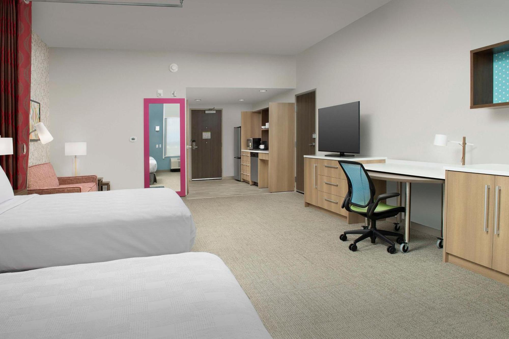 Hotel Home2 By Hilton Airport