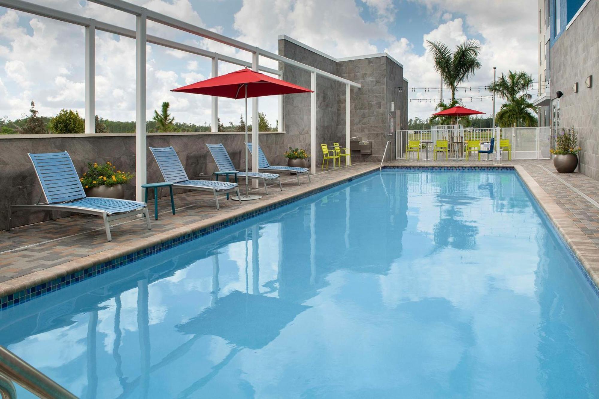 Home2 By Hilton Myers Airport Hotel Fort Myers